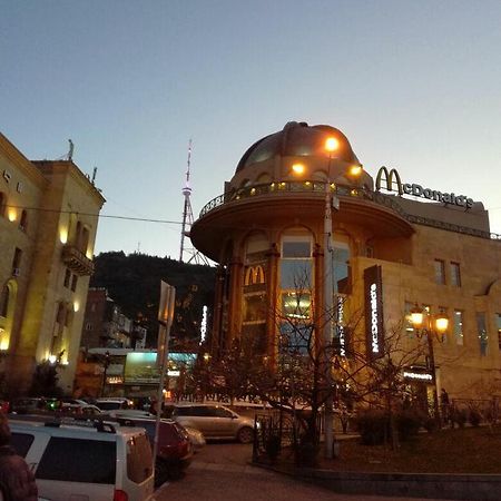 200 Metres From Rustaveli Avenue Apartment Tbilisi Exterior photo